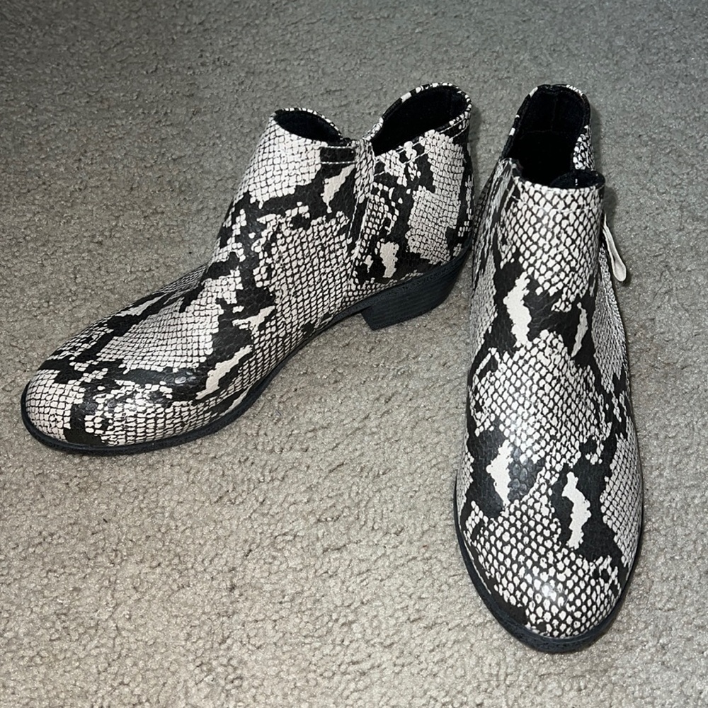 Arizona snakeskin booties! Like new!!! Size 8.5 women’s.